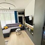 Corner דירה