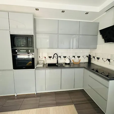 Green Corner Apartment *